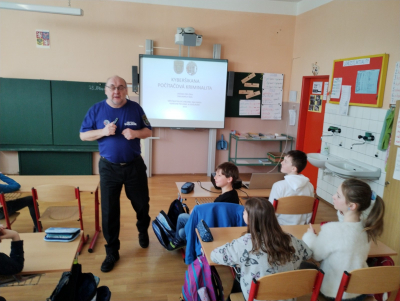 Policie ve škole