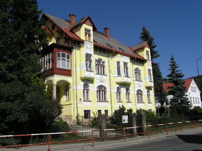 Budova Rychnovská 216